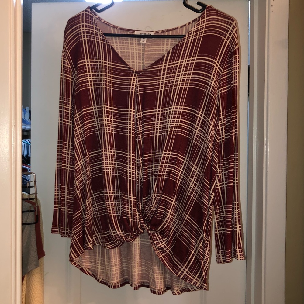 Maroon and white tie front top!